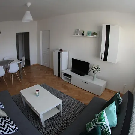 Nice Spacious 100m2 In City Centre * Кошице