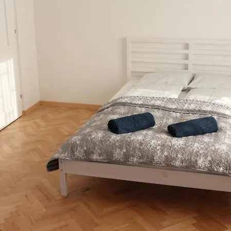 Nice Spacious 100m2 In City Centre Апартаменты